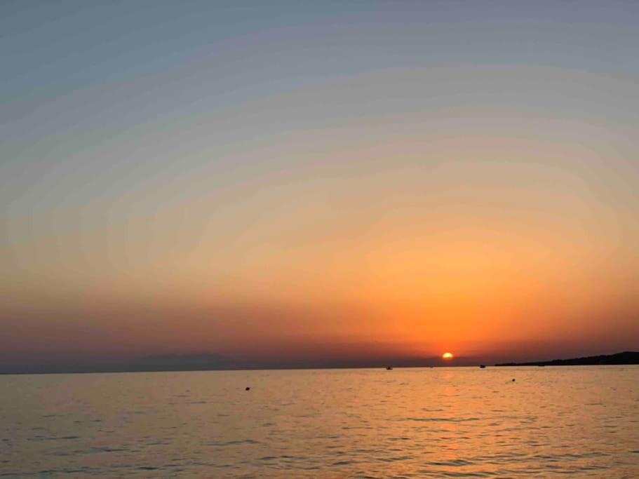 Orange Apartment نيكيتي المظهر الخارجي الصورة